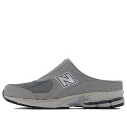 New Balance: Серые кроссовки  2002R