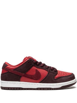 Nike: Тёмные кроссовки  SB Dunk Low