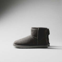 UGG: Серые кроссовки  Classic Mini