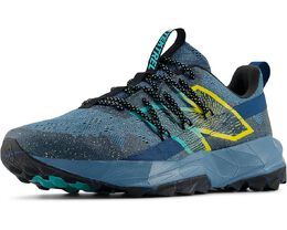 New Balance: Серые кроссовки 