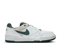 Nike: Белые кроссовки 