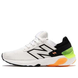 New Balance: Белые кроссовки 