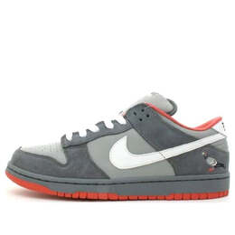 Nike: Серые кроссовки  SB Dunk Low Pro