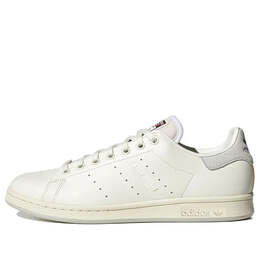 Adidas: Белые кроссовки 
