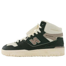 New Balance: Зелёные кроссовки 