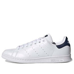Adidas: Белые кроссовки 