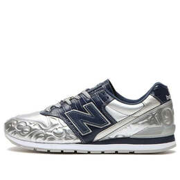 New Balance: Серебристые кроссовки  996