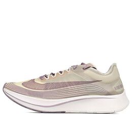 Nike: Коричневые кроссовки  Zoom Fly SP