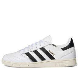 Adidas: Белые кроссовки 