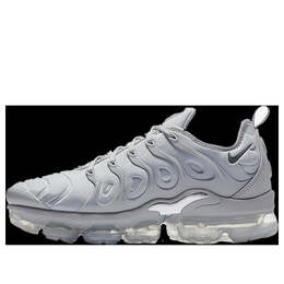 Nike: Серые кроссовки  Air Vapormax Plus