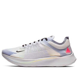 Nike: Белые кроссовки  Zoom Fly SP