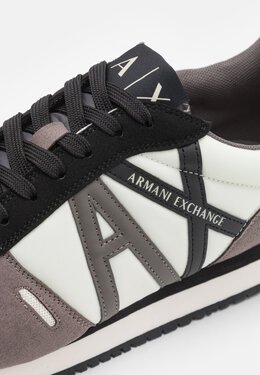 Armani Exchange: Белые кроссовки 