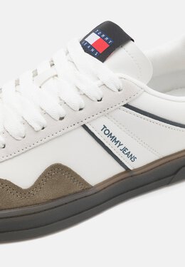 Tommy Hilfiger: Белые кроссовки  Tommy Jeans