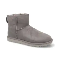 UGG: Серые ботинки  Classic Mini