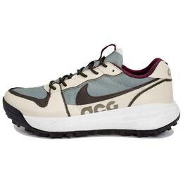 Nike: Зелёные кроссовки 