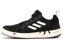 Adidas: Чёрные кроссовки  Terrex
