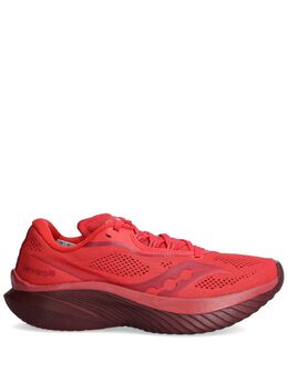 Saucony: Красные кроссовки  Kinvara