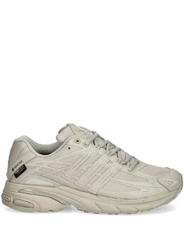 adidas: Белые кроссовки 