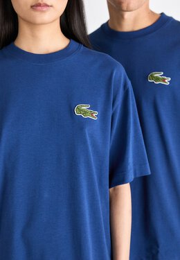 Lacoste: Тёмная футболка 