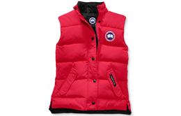 Canada Goose: Красный жилет 