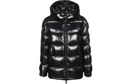 Moncler: Чёрный пуховик 