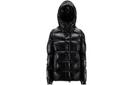 Moncler: Чёрный пуховик 