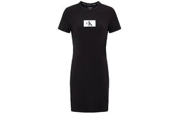 Calvin Klein: Платье 