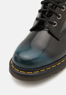 Dr. Martens: Чёрные ботинки  1460