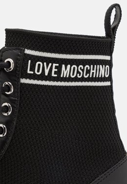 LOVE MOSCHINO: Чёрные ботинки 