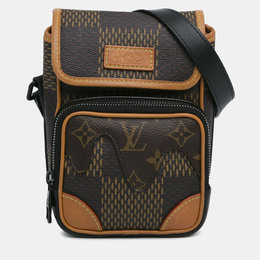 Louis Vuitton: Коричневая сумка 