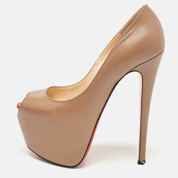 Christian Louboutin: Светлые туфли 