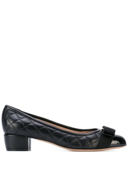 Ferragamo: Чёрные туфли  Vara Bow 40