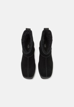 UGG: Чёрные ботинки 