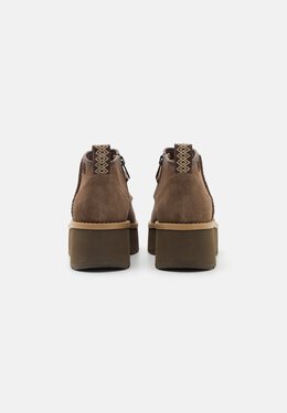 UGG: Светлые ботинки  Ultra Mini