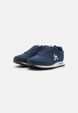 Le Coq Sportif: Тёмные кроссовки 