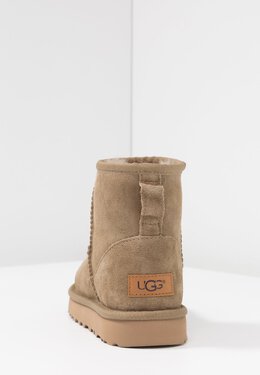 UGG: Ботинки  Classic Mini II