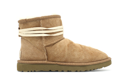 UGG: Коричневые ботинки  Classic Mini