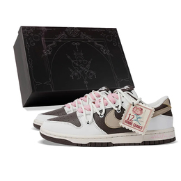 Nike: Белые кроссовки  Dunk