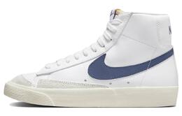 Nike: Белые туфли  Blazer