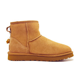 UGG: Белые ботинки  Classic Mini