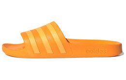 Adidas: Жёлтые шлёпанцы  Adilette