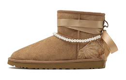 UGG: Бежевые ботинки  Classic Mini