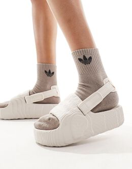 Adidas: Бежевые шлёпанцы  Adilette