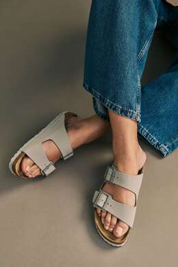 Birkenstock: Серые сандалии  Arizona Birko Flor