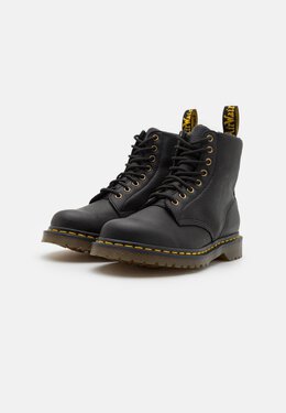 Dr. Martens: Чёрные ботинки  1460