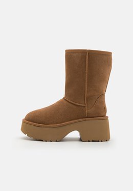 UGG: Ботинки  Classic Short