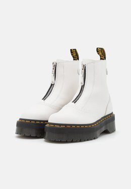 Dr. Martens: Белые ботинки 