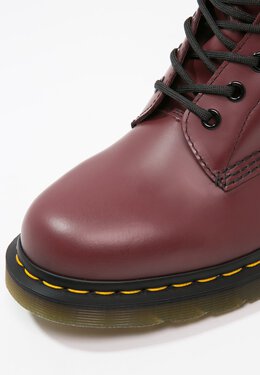 Dr. Martens: Красные ботинки 