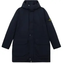 Stone Island: Тёмное пальто 