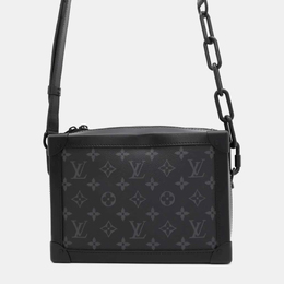 Louis Vuitton: Чёрная сумка 